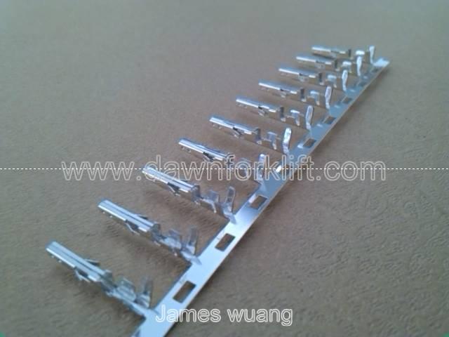 4.20mm Pitch 18-24 AWG Female For Molex Mini-Fit Jr 5556 Crimp Terminals